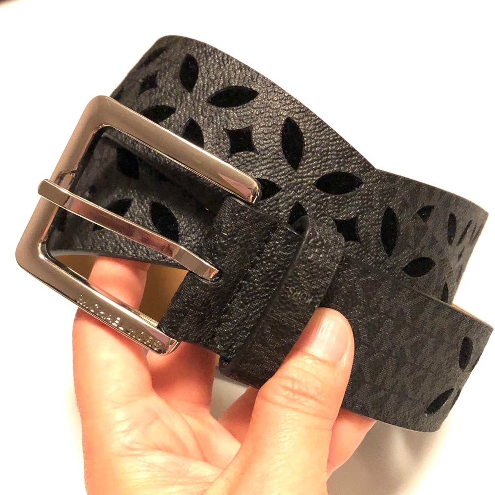 Michael Kors Women's Die cut black velvet Belt